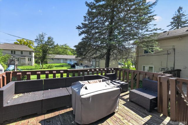 1570 South Boulevard W, Rochester Hills, MI 48309