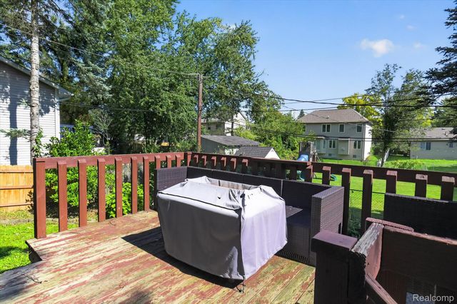 1570 South Boulevard W, Rochester Hills, MI 48309