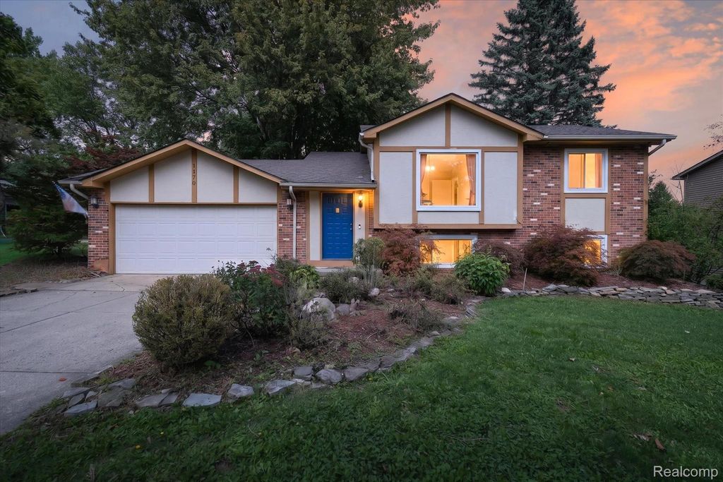 1570 South Boulevard W, Rochester Hills, MI 48309