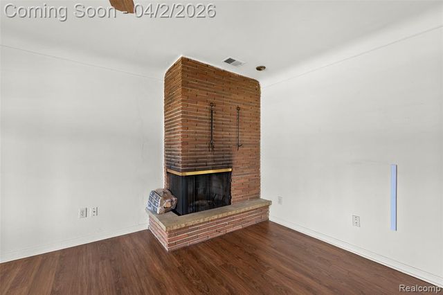 7420 Fenton Street, Dearborn Heights, MI 48127