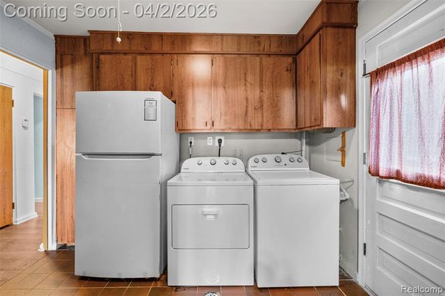 7420 Fenton Street, Dearborn Heights, MI 48127