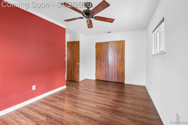 7420 Fenton Street, Dearborn Heights, MI 48127