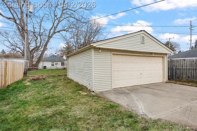 7420 Fenton Street, Dearborn Heights, MI 48127