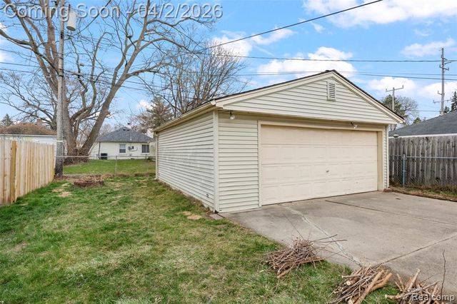 7420 Fenton Street, Dearborn Heights, MI 48127
