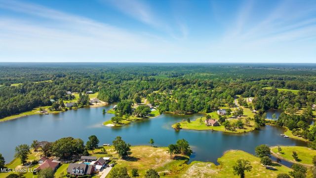 15 S Highlands Drive, Poplarville, MS 39470