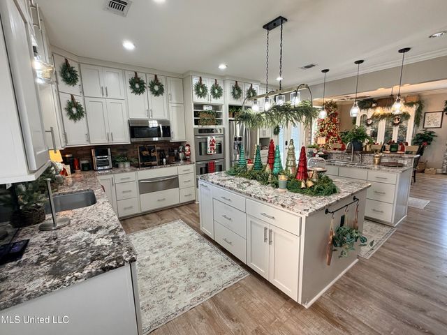 15 S Highlands Drive, Poplarville, MS 39470