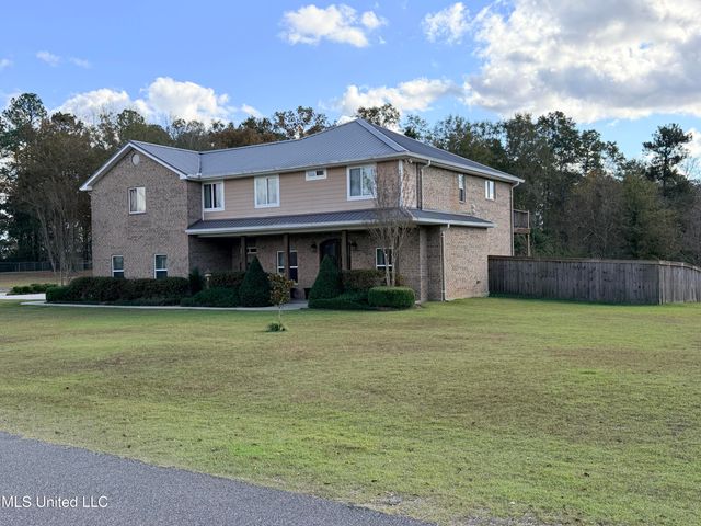 15 S Highlands Drive, Poplarville, MS 39470