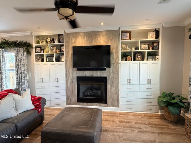 15 S Highlands Drive, Poplarville, MS 39470