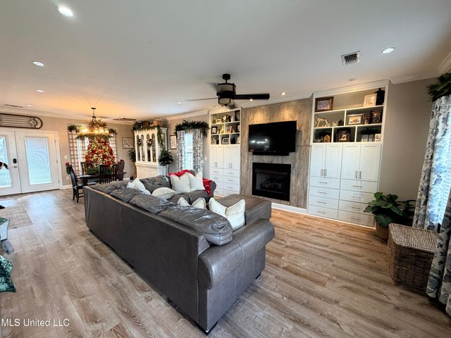 15 S Highlands Drive, Poplarville, MS 39470