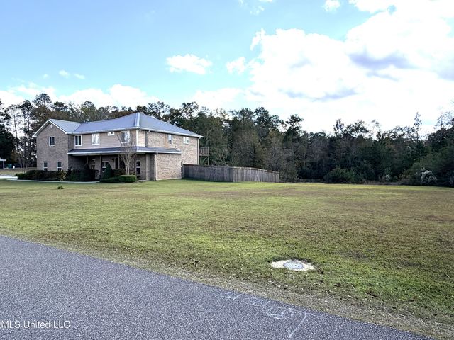 15 S Highlands Drive, Poplarville, MS 39470