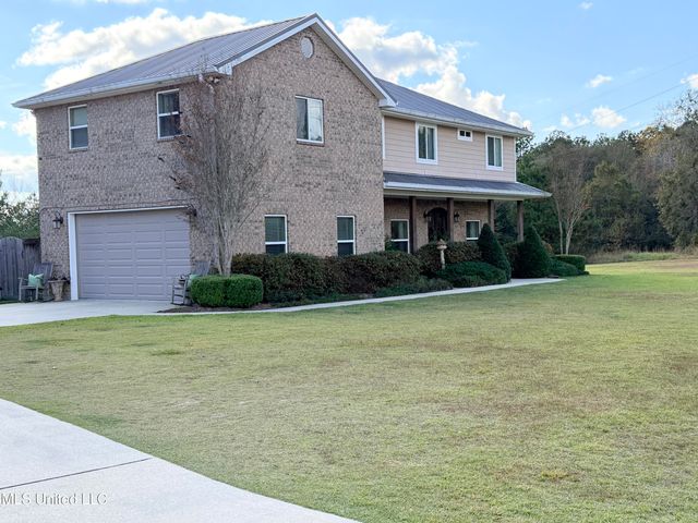15 S Highlands Drive, Poplarville, MS 39470