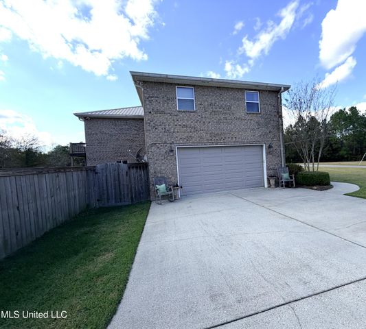 15 S Highlands Drive, Poplarville, MS 39470