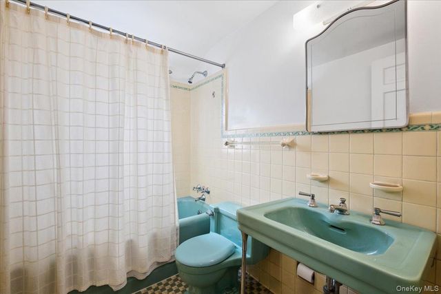 115 Ogden Avenue, White Plains, NY 10605