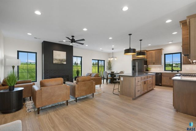 507 Mill Pond Rd Road, Rock Rapids, IA 51246