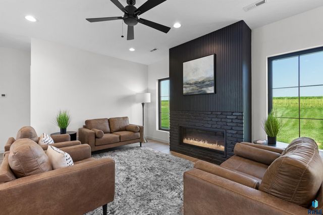 507 Mill Pond Rd Road, Rock Rapids, IA 51246