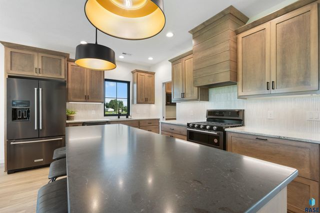 507 Mill Pond Rd Road, Rock Rapids, IA 51246