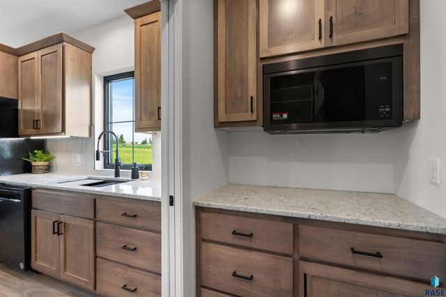 507 Mill Pond Rd Road, Rock Rapids, IA 51246