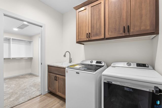 507 Mill Pond Rd Road, Rock Rapids, IA 51246