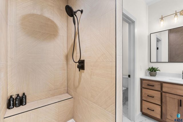 507 Mill Pond Rd Road, Rock Rapids, IA 51246