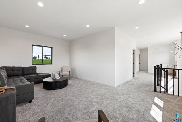 507 Mill Pond Rd Road, Rock Rapids, IA 51246