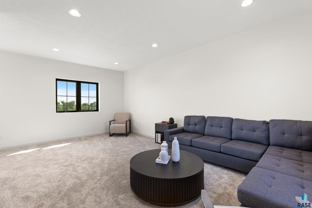 507 Mill Pond Rd Road, Rock Rapids, IA 51246