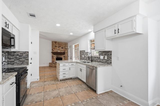 7019 Winding Trace Drive, Houston, TX 77086
