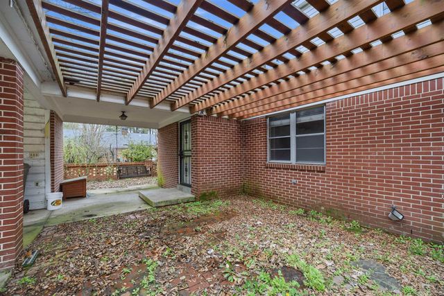 1305 CHERRY RD, Memphis, TN 38117