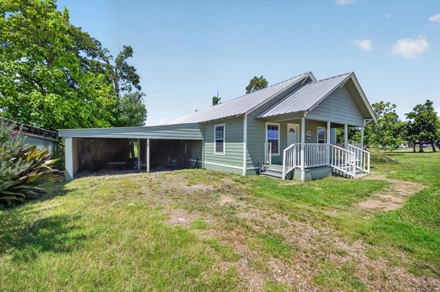 601 Tx-56, Windom, TX 75492