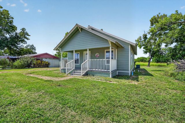 601 Tx-56, Windom, TX 75492