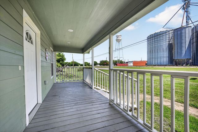 601 Tx-56, Windom, TX 75492