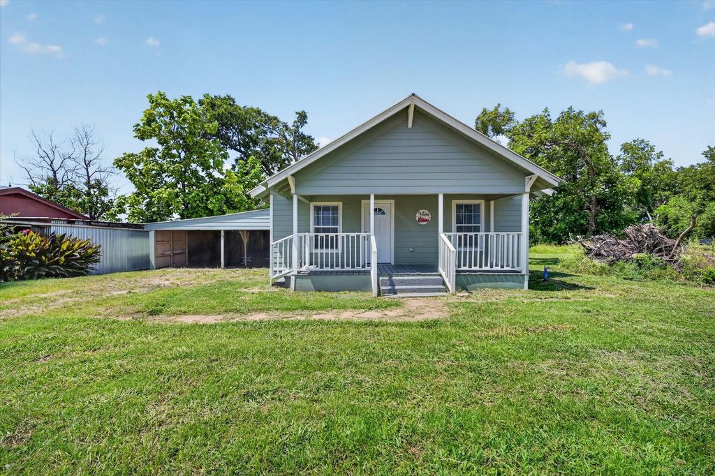 601 Tx-56, Windom, TX 75492