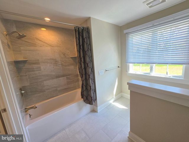 94 WOLF CREEK CIR, Dover, DE 19901