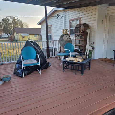 608 N Colorado Street, Whitney, TX 76692