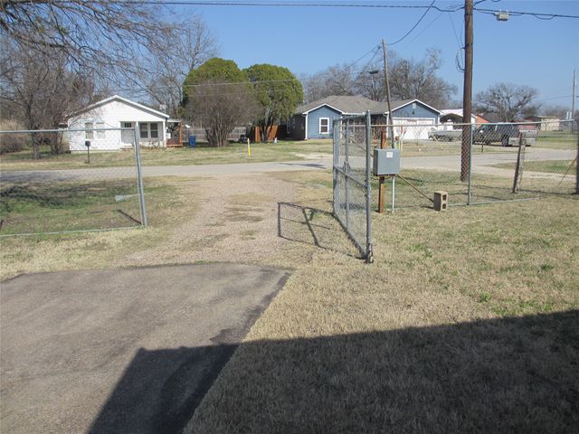 608 N Colorado Street, Whitney, TX 76692