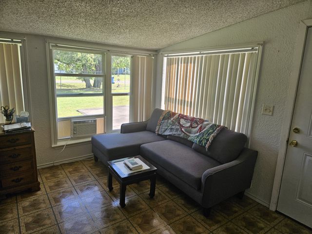 608 N Colorado Street, Whitney, TX 76692