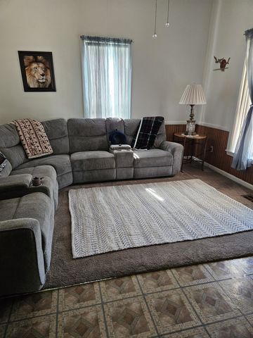 608 N Colorado Street, Whitney, TX 76692