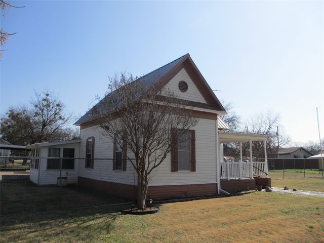 608 N Colorado Street, Whitney, TX 76692
