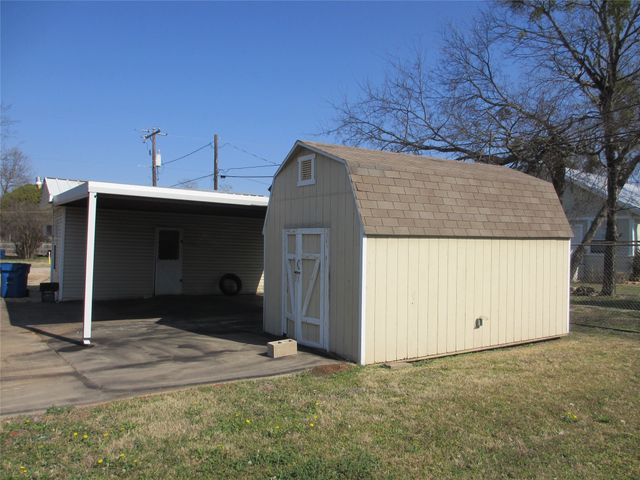 608 N Colorado Street, Whitney, TX 76692
