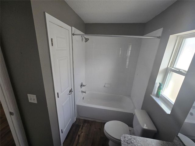 1421 9TH STREET SE, Ruskin, FL 33570