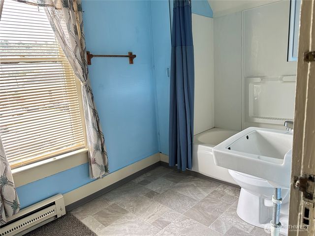 2428 Pacific Avenue, Hoquiam, WA 98550