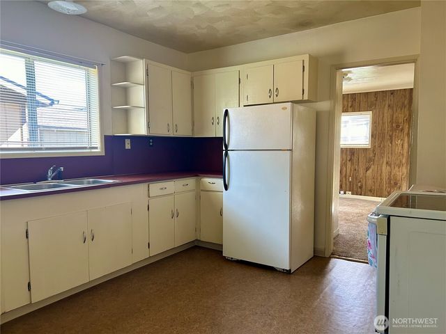 2428 Pacific Avenue, Hoquiam, WA 98550