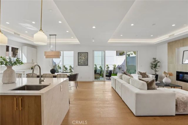 2019 Huntington Lane A, Redondo Beach, CA 90278