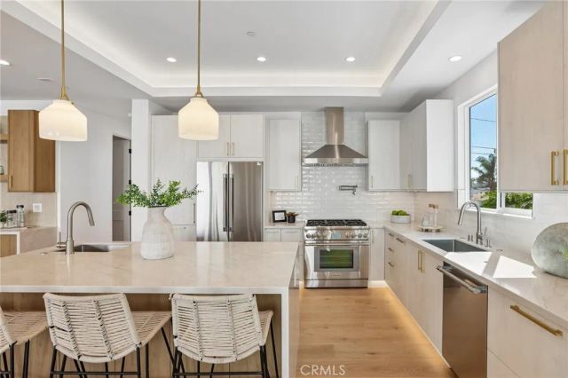 2019 Huntington Lane A, Redondo Beach, CA 90278
