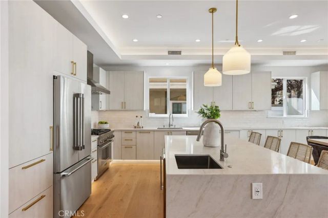 2019 Huntington Lane A, Redondo Beach, CA 90278