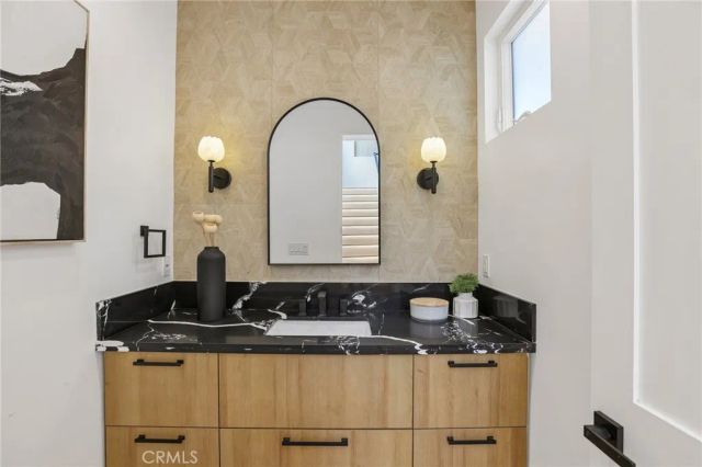 2019 Huntington Lane A, Redondo Beach, CA 90278