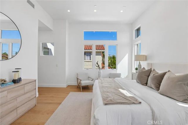 2019 Huntington Lane A, Redondo Beach, CA 90278