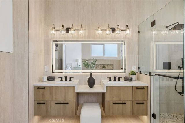 2019 Huntington Lane A, Redondo Beach, CA 90278