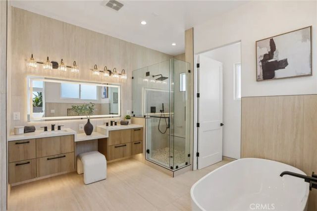 2019 Huntington Lane A, Redondo Beach, CA 90278