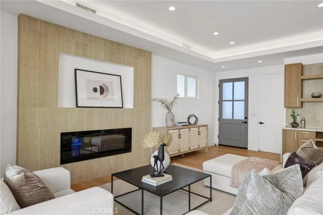 2019 Huntington Lane A, Redondo Beach, CA 90278