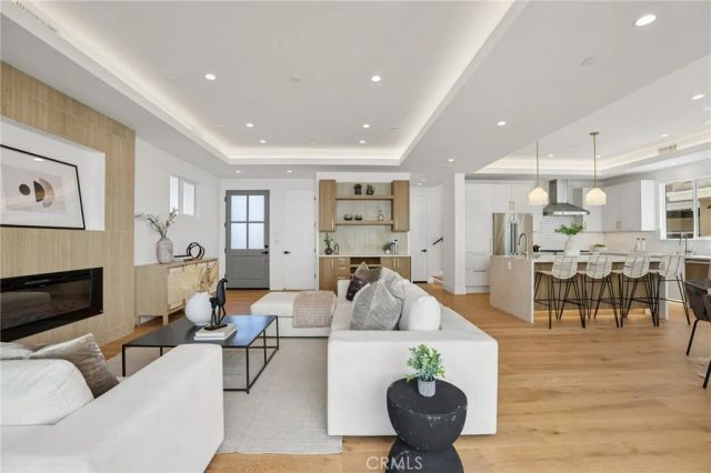 2019 Huntington Lane A, Redondo Beach, CA 90278